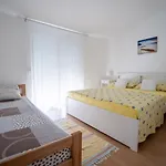 Mira *